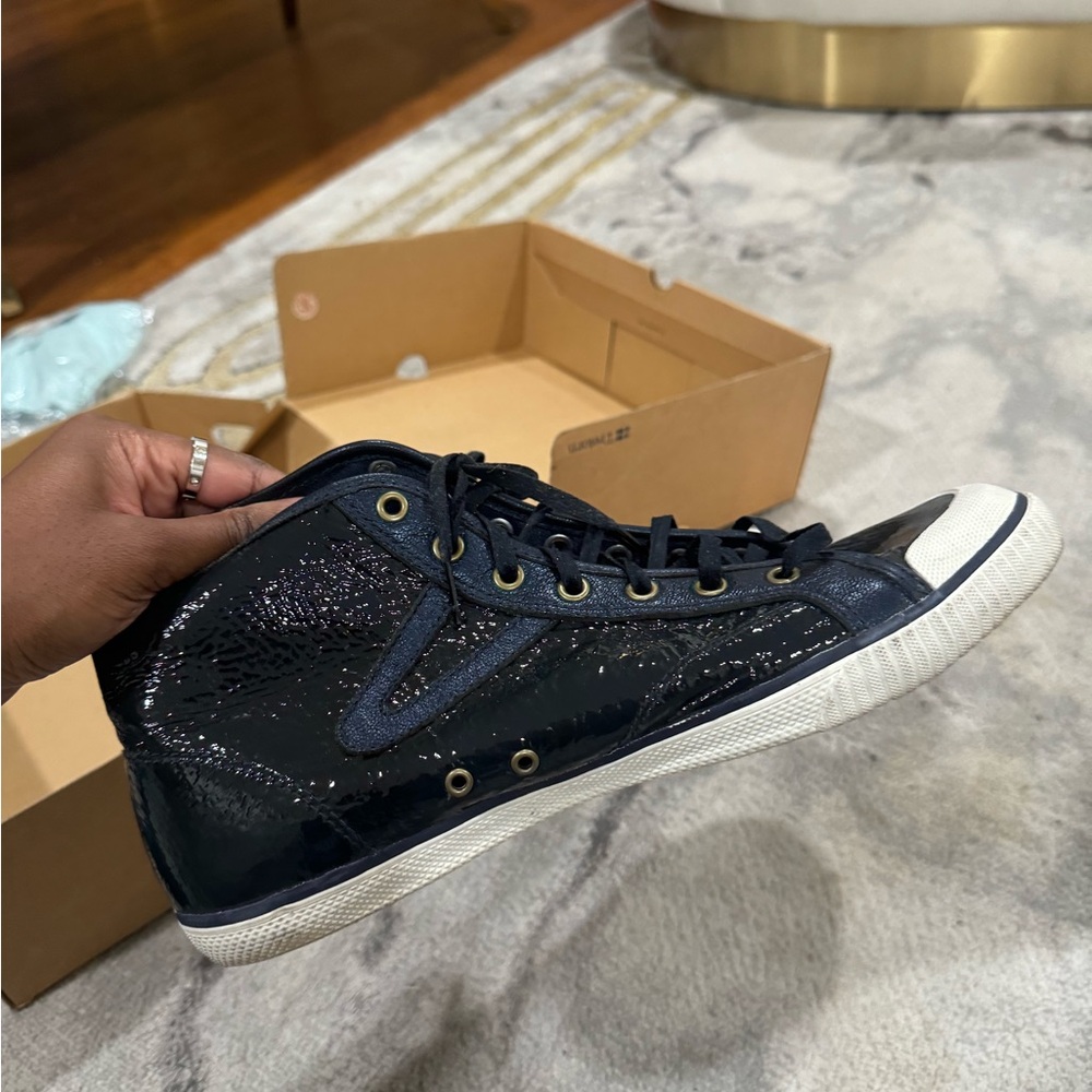 Tretorn women’s sneakers size 11 dark navy blue